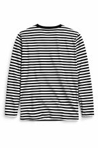 Lang_rmet_tr_je_striber_herre